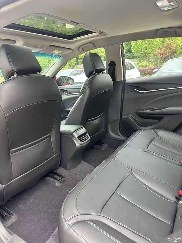 Audi A4L, 2010 11