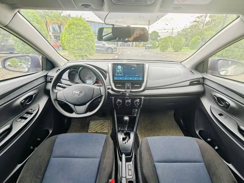 Toyota YARiS L to enjoy Toyota YARiS L to enjoy