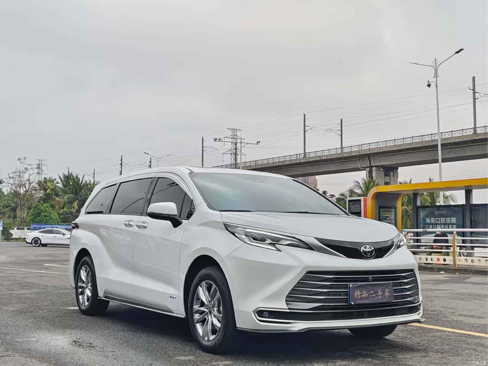 Toyota Sienna, 2025 3