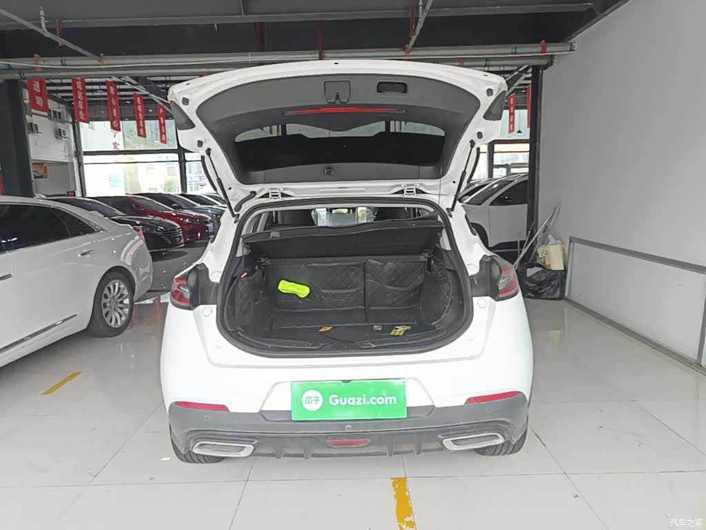 Geely Emgrand, 2022 19