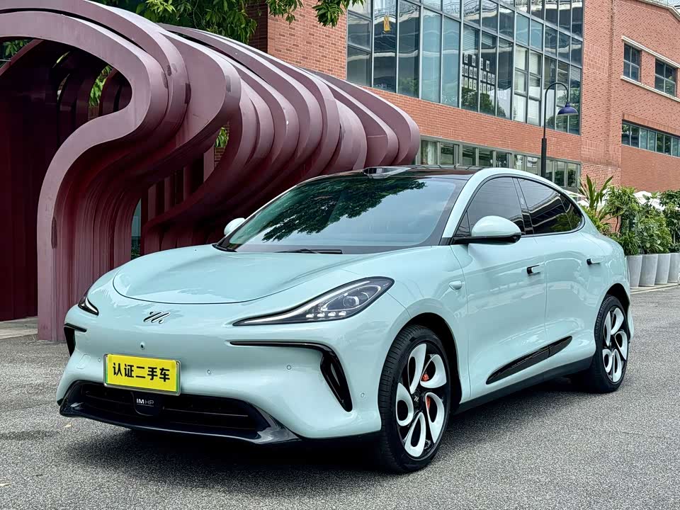 IM Motors Zhiji LS6 IM Motors Zhiji LS6