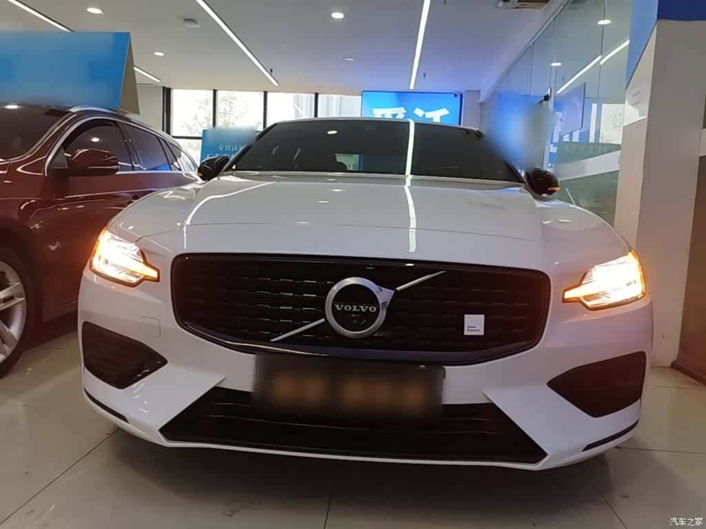 Volvo S60, 2022 3
