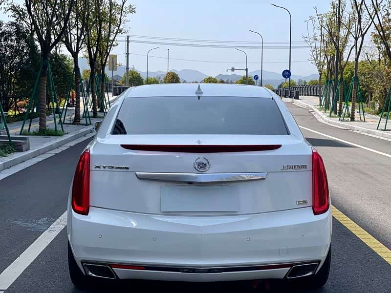 Cadillac XTS