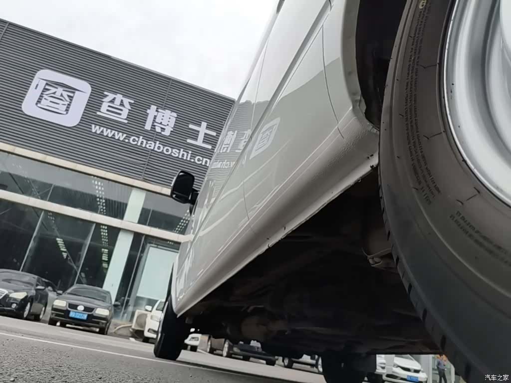 Maxus V80, 2022 22
