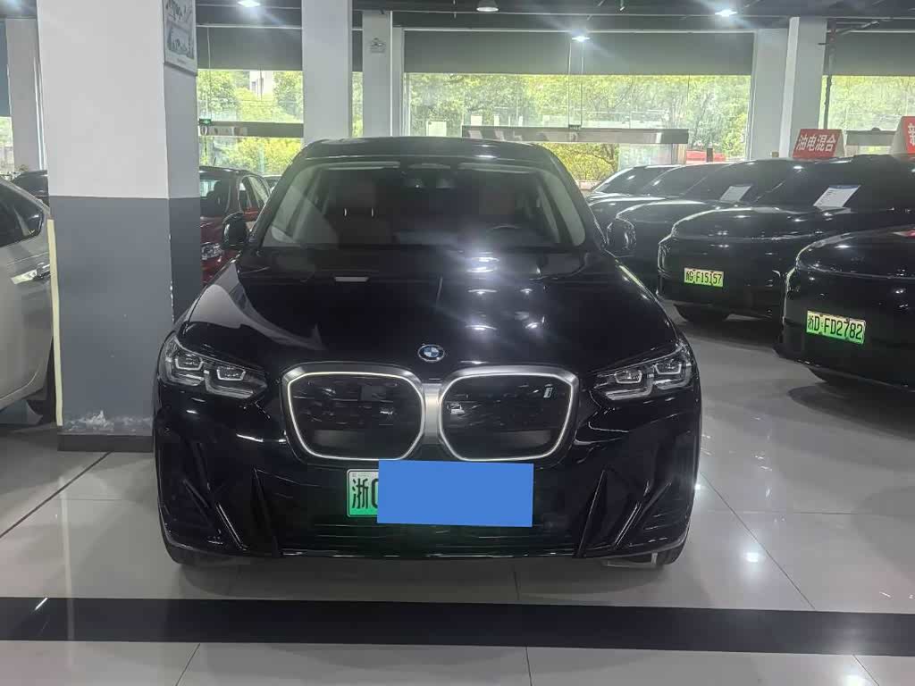 BMW iX3
