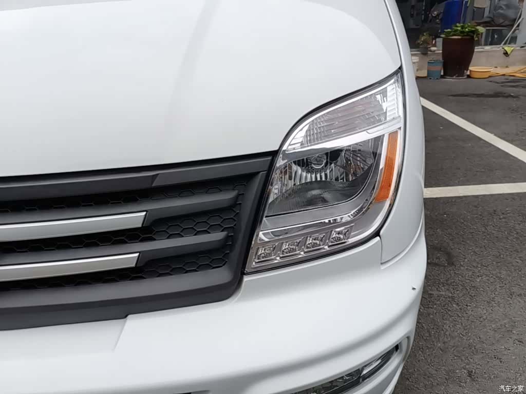 Maxus V80, 2022 24