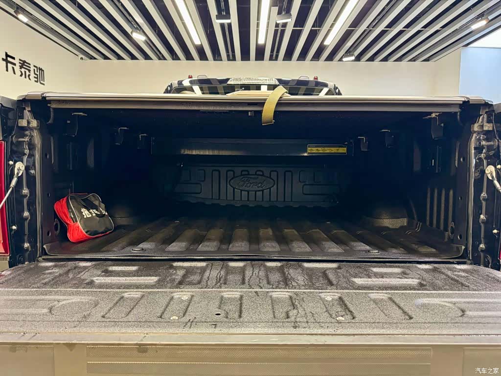 Ford F-150, 2025 4