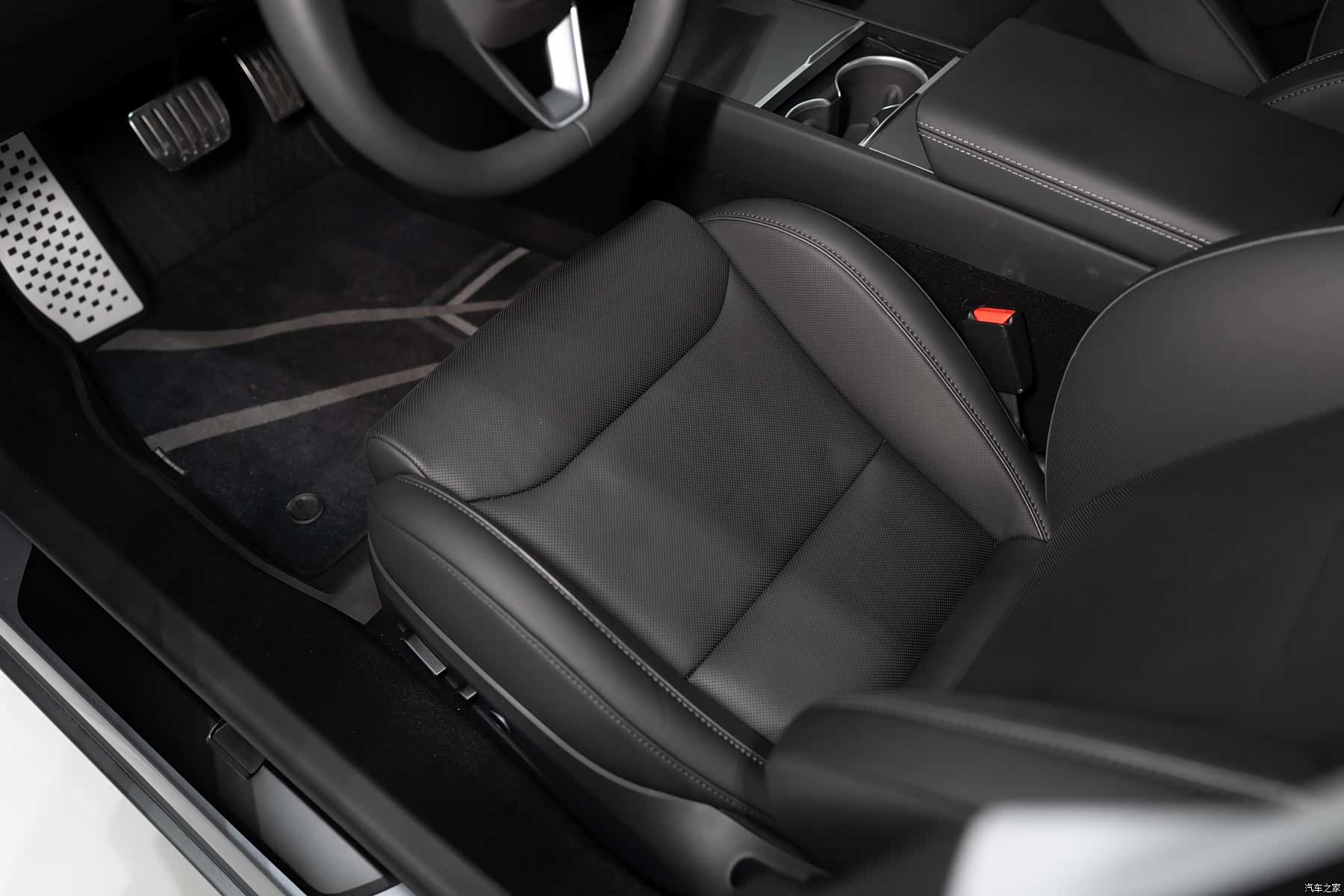 Tesla Model 3, 2025 12
