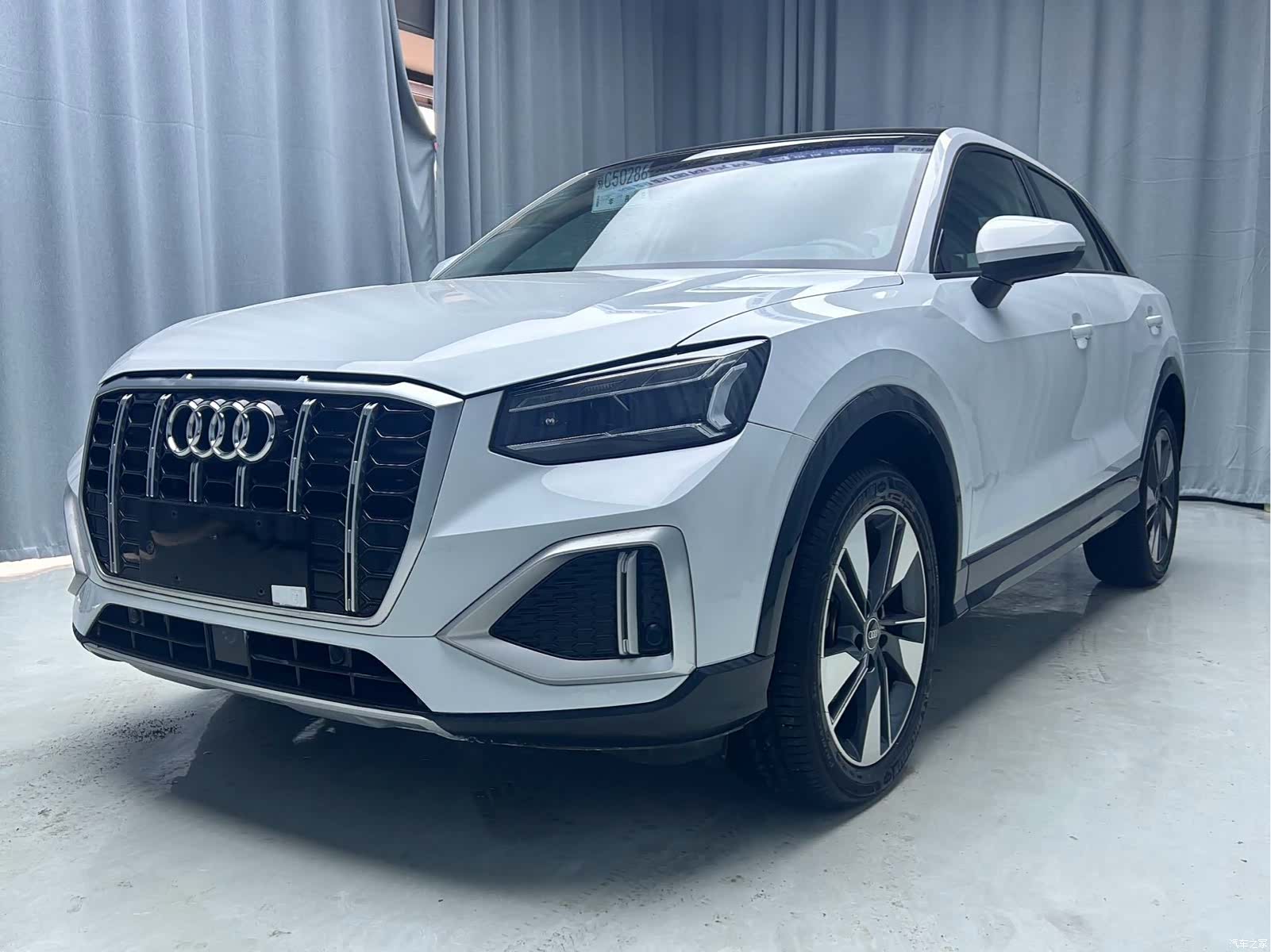 Audi Q2L, 2023 1
