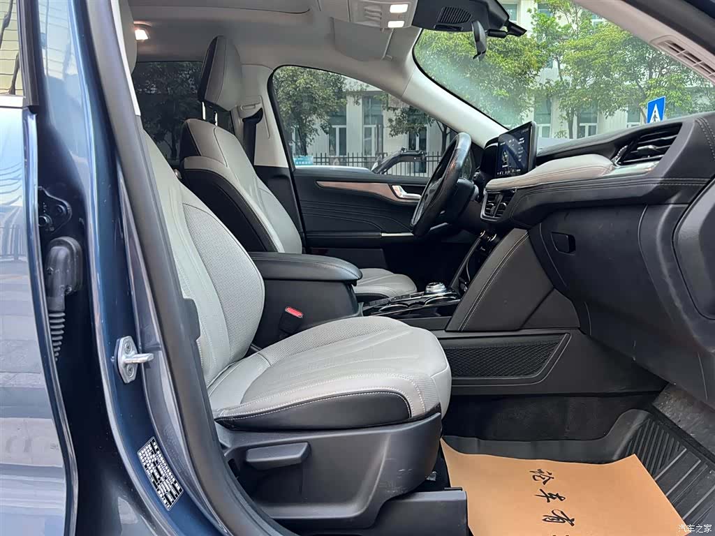 Ford Escape, 2022 21