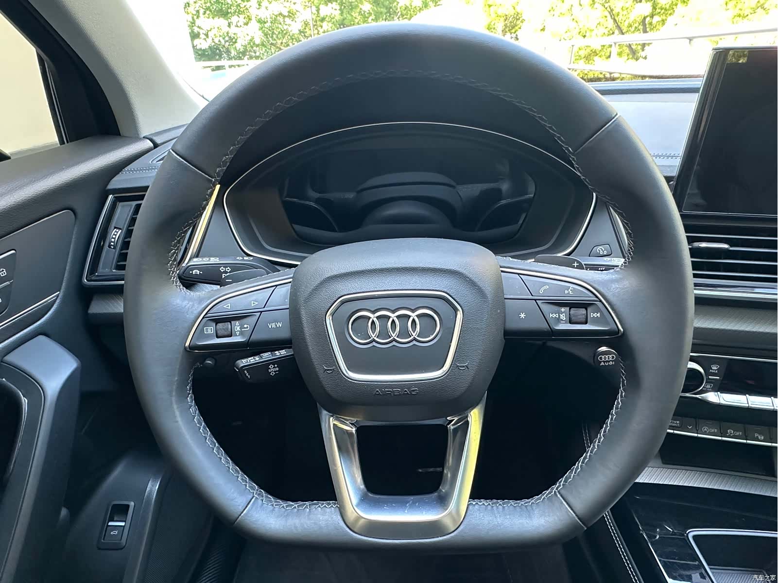 Audi Q5L, 2022 9