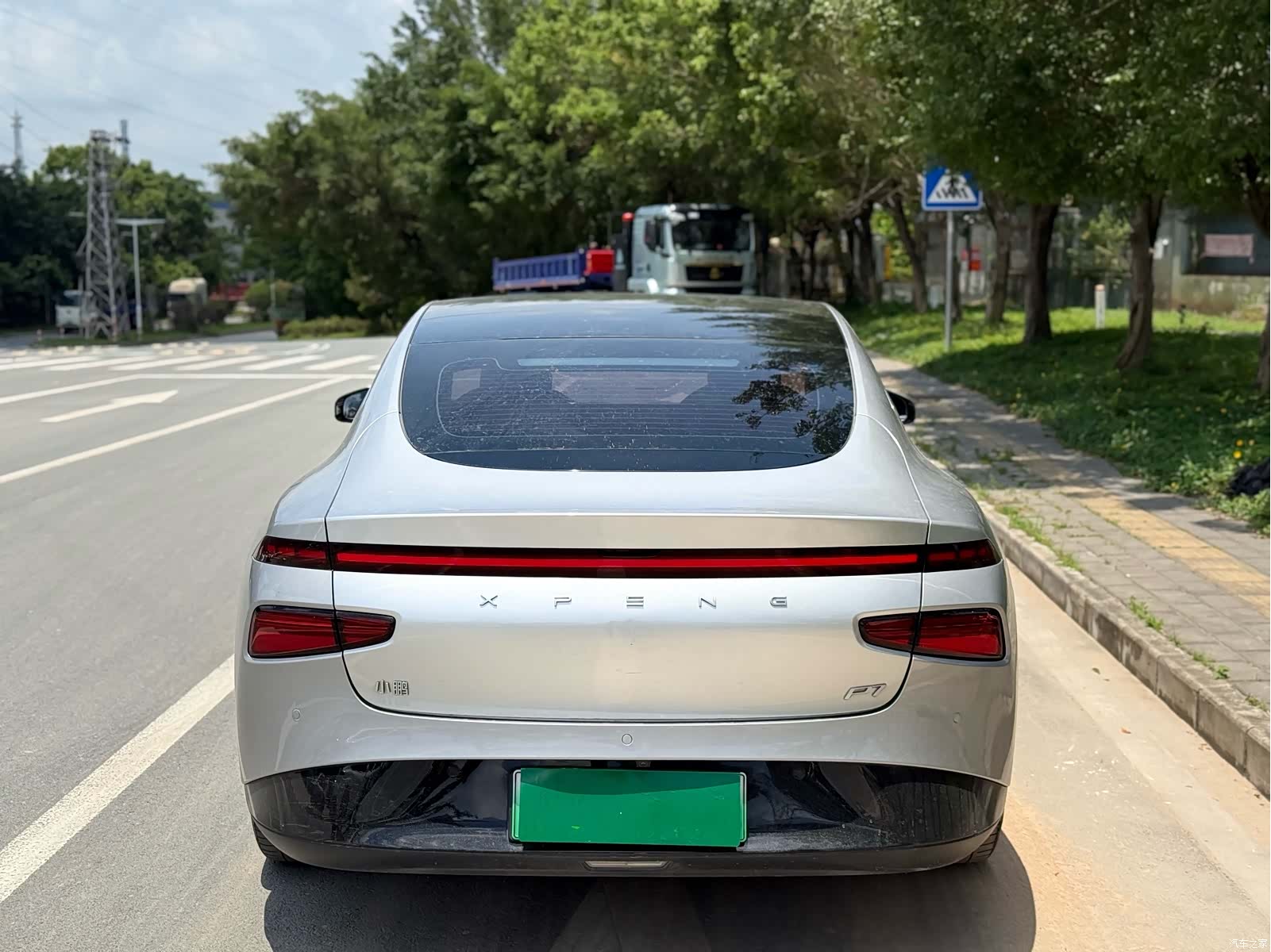 Xpeng P7, 2024 все фото