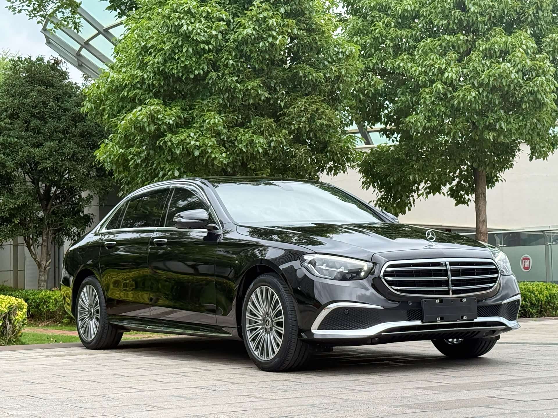 Mercedes-Benz E-Class, 2023 4