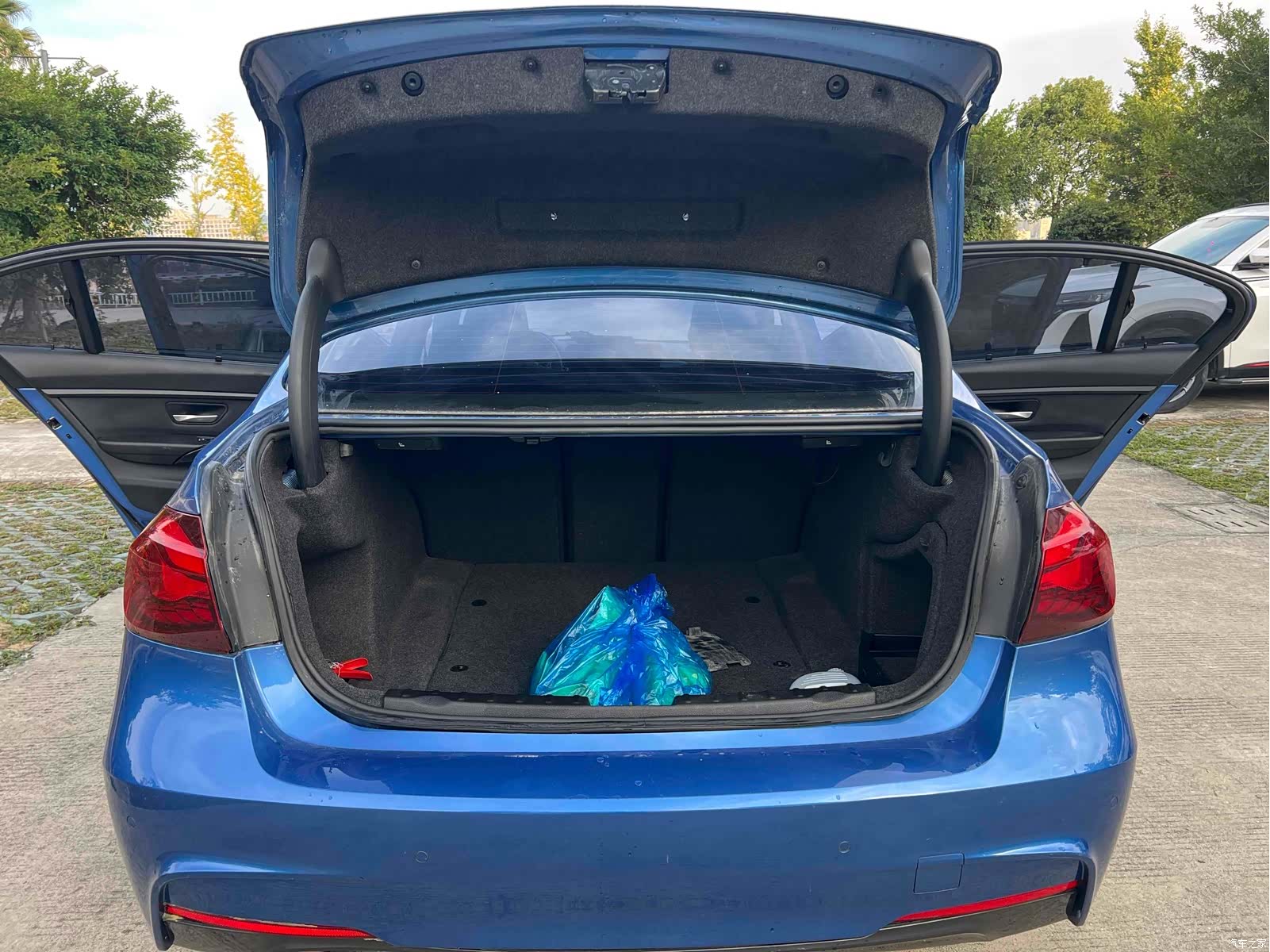 BMW 3 Series, 2017 16