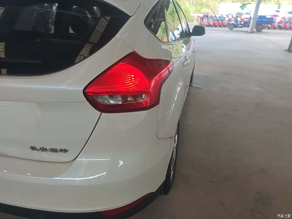 Ford Focus, 2016 8
