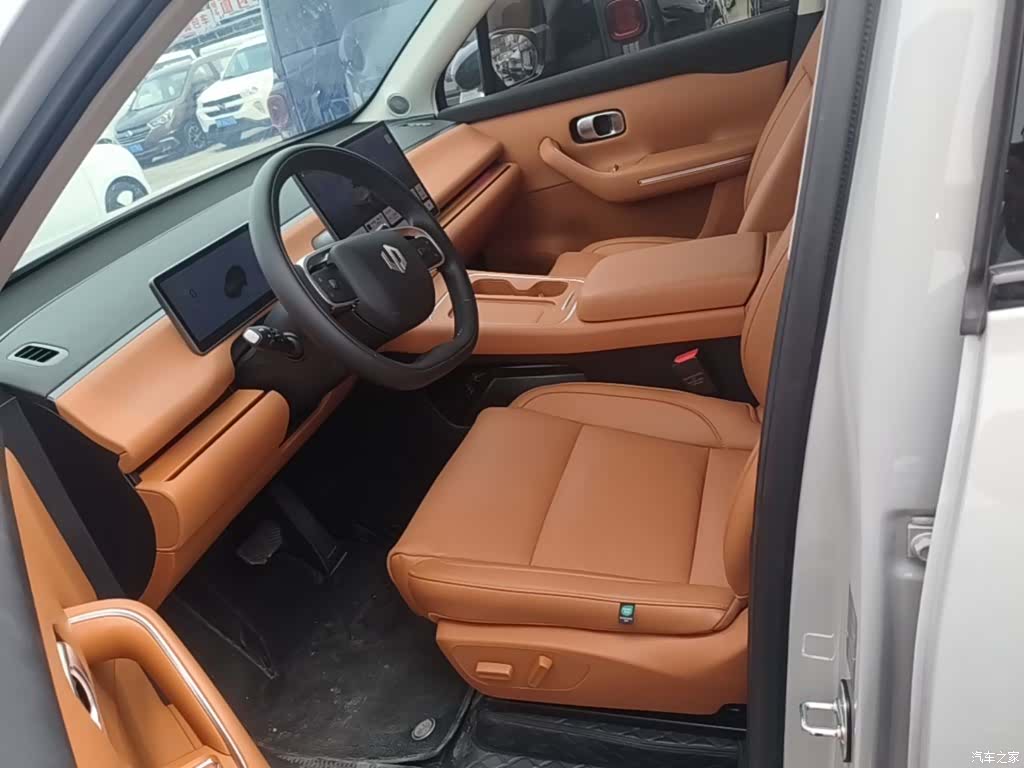 Leapmotor C10, 2025 15