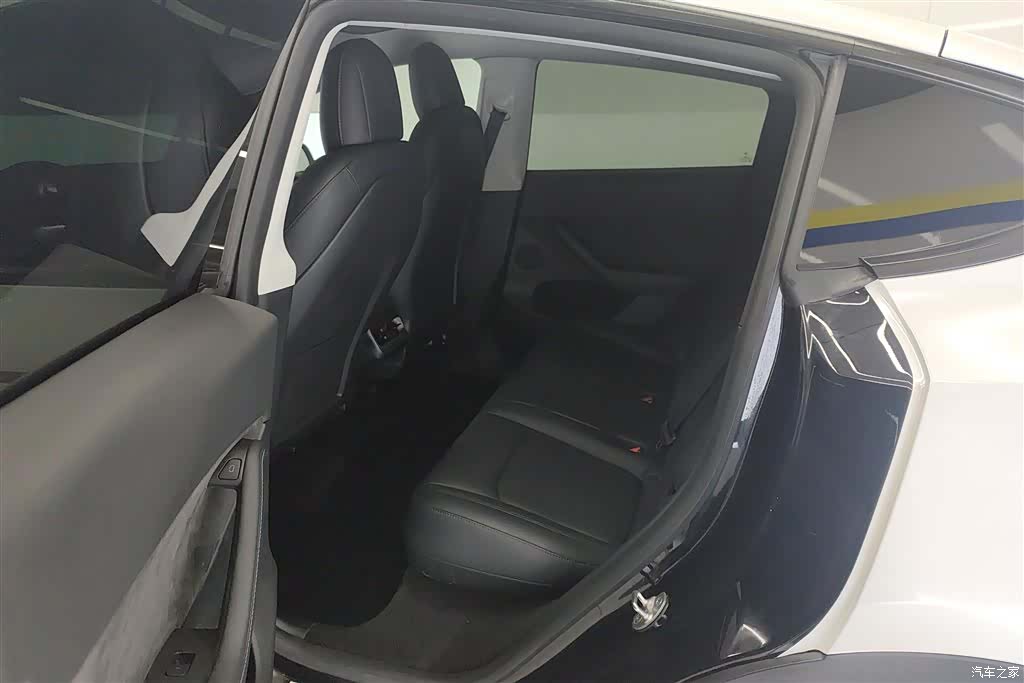 Tesla Model Y, 2021 11