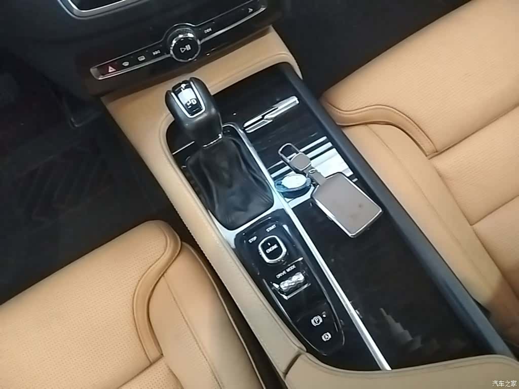 Volvo XC90, 2015 14