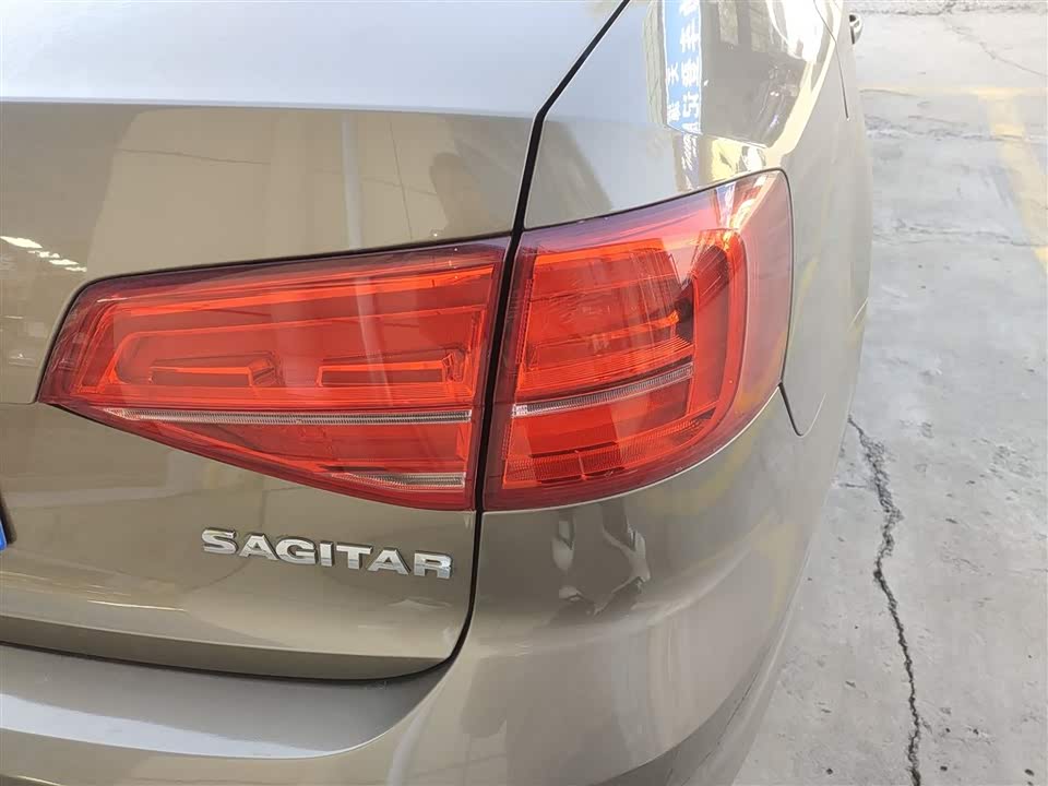 Volkswagen Sagitar
