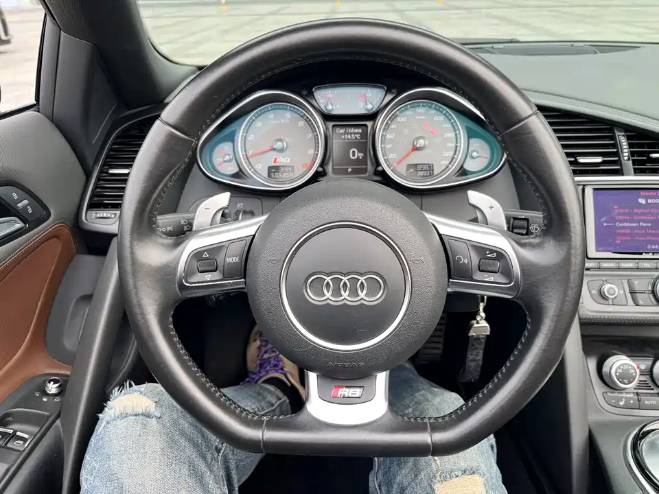 Audi R8