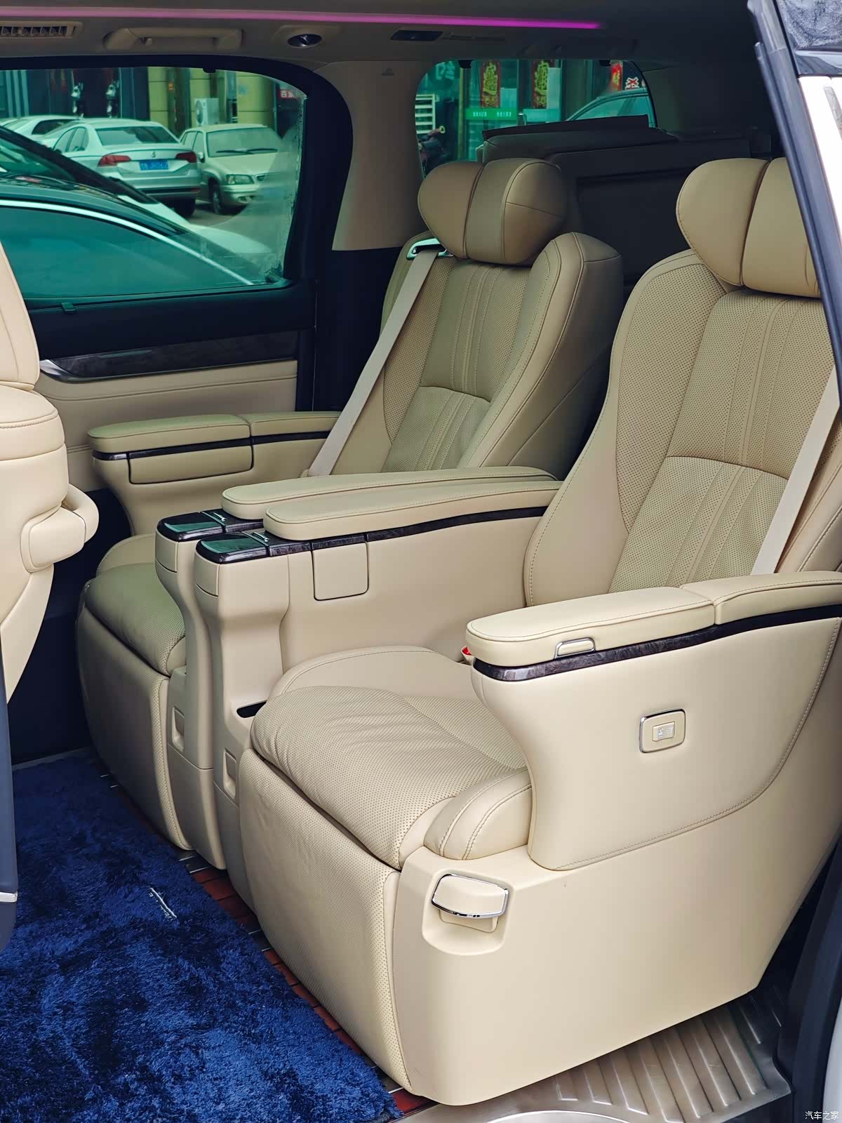 Toyota Vellfire, 2022 14