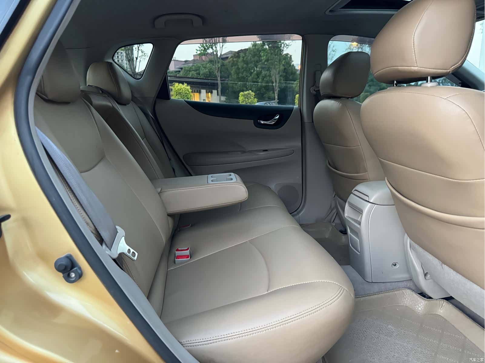 Nissan Tiida, 2013 6