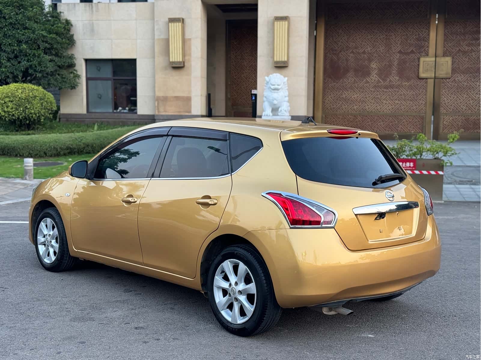 Nissan Tiida, 2013 16