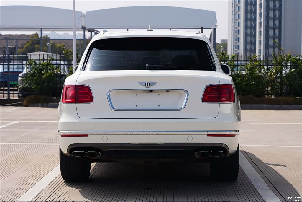 Bentley Bentayga, 2020 18