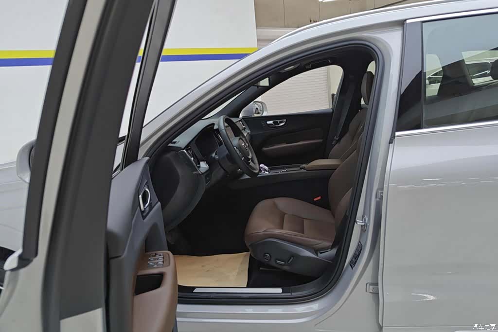 Volvo XC60, 2024 9