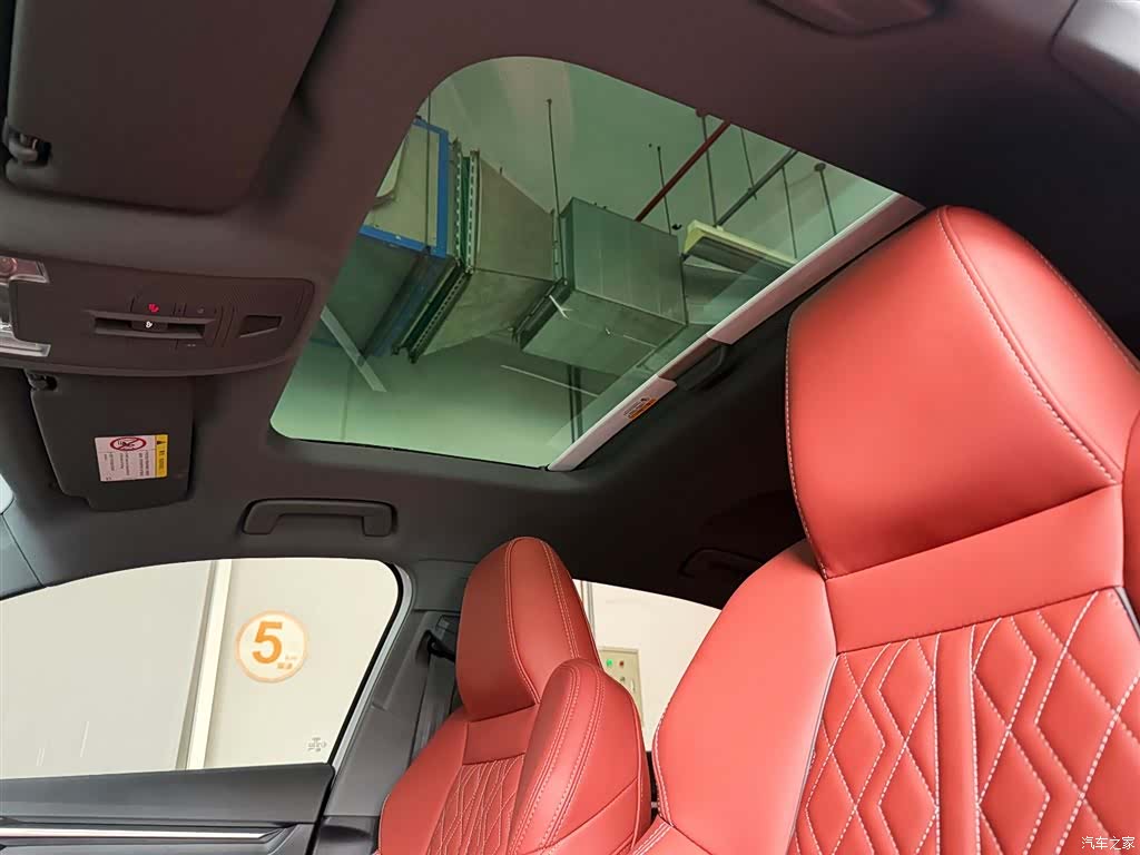 Audi Flying Spur, 2025 9