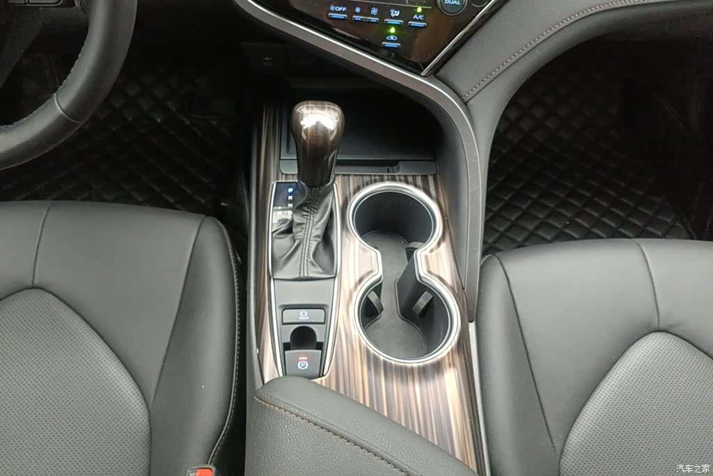 Toyota Camry, 2020 16