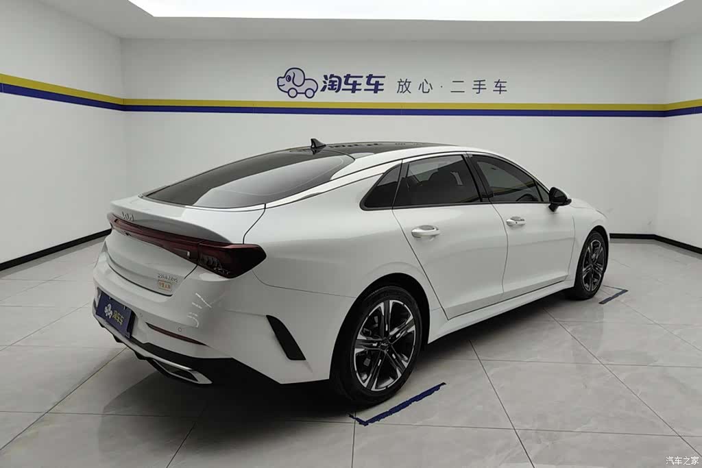 Kia K5, 2023 3