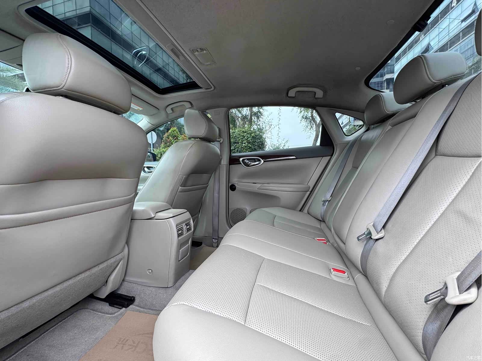 Nissan Sylphy, 2012 6