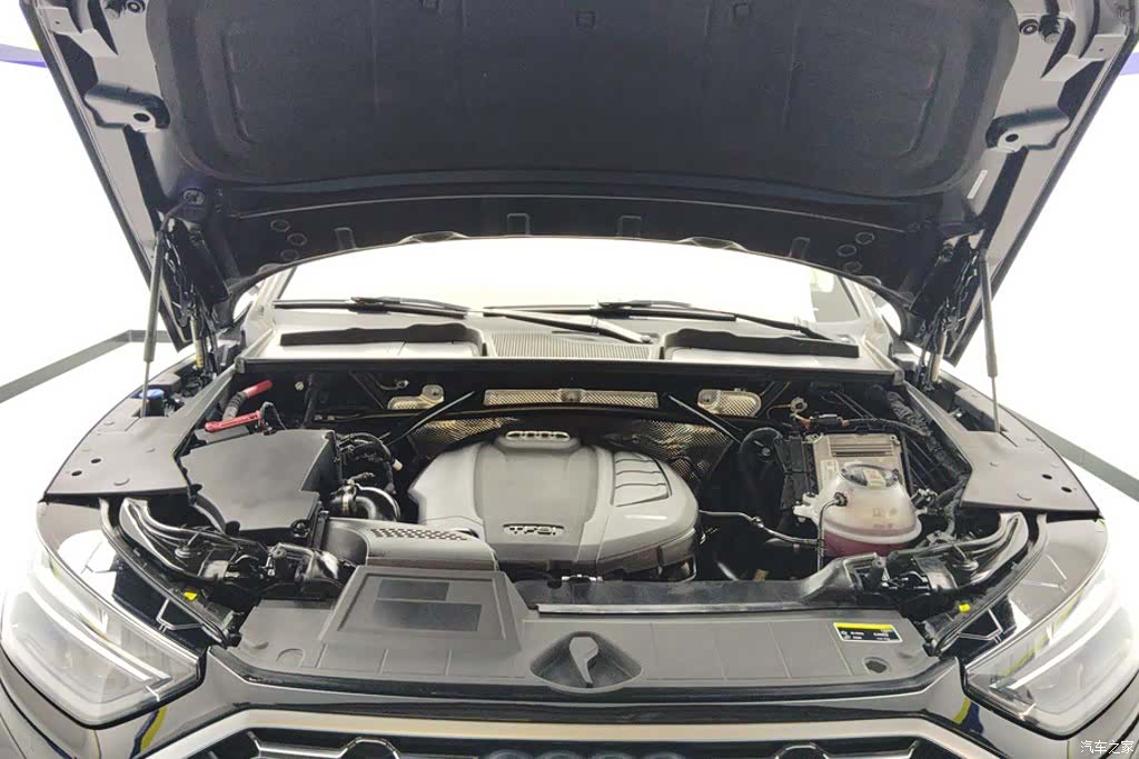 Audi Q5L, 2022 10