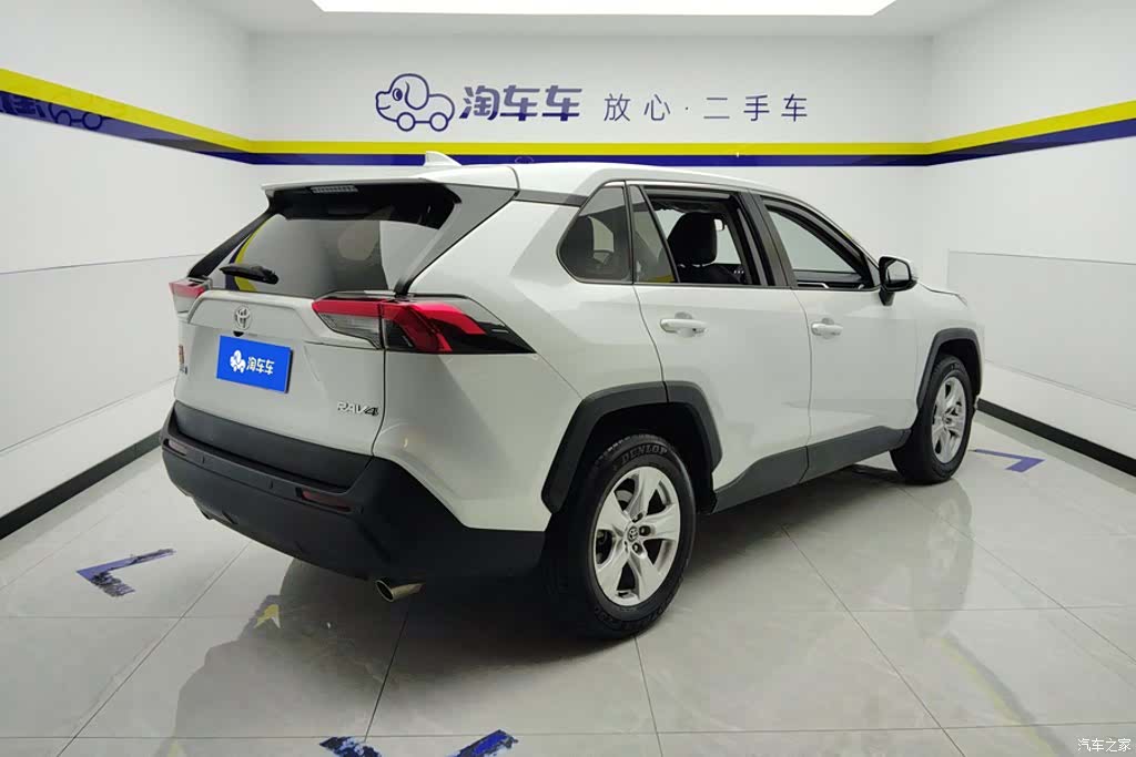 Toyota RAV4, 2025 3