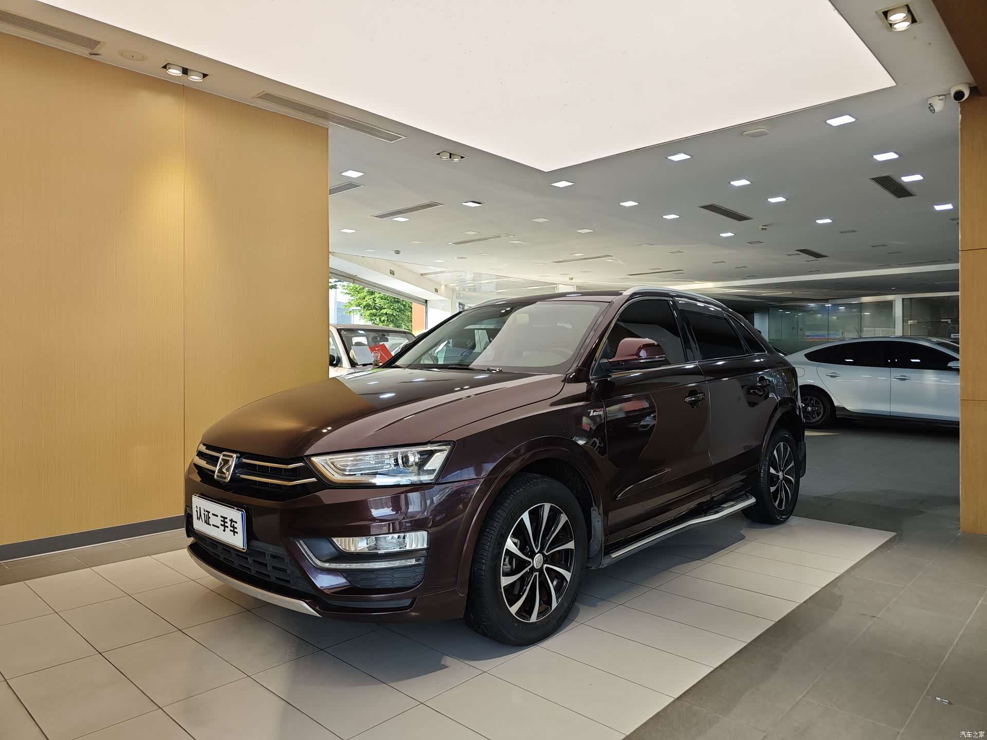 Zotye SR7, 2016 1