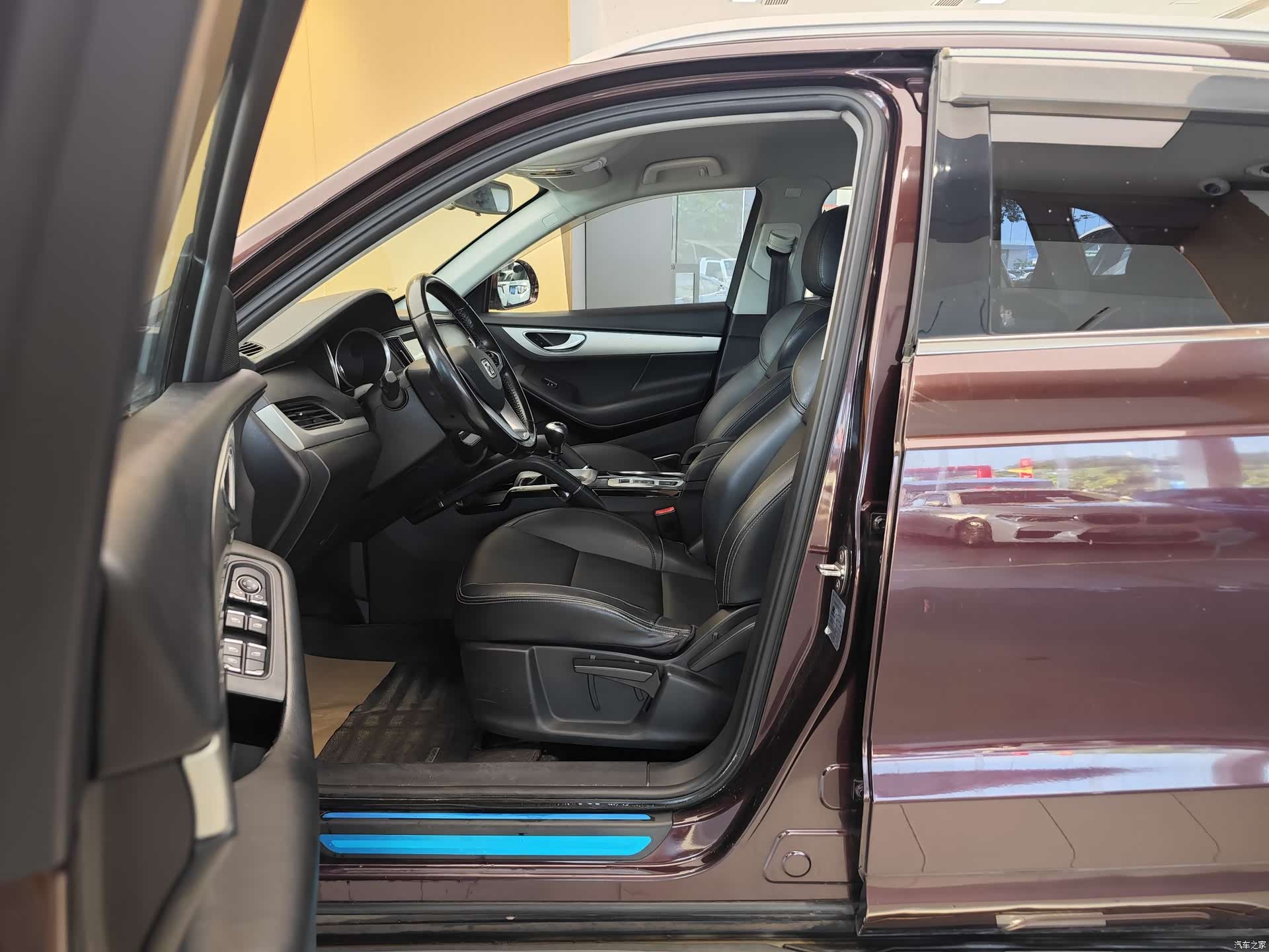 Zotye SR7, 2016 13