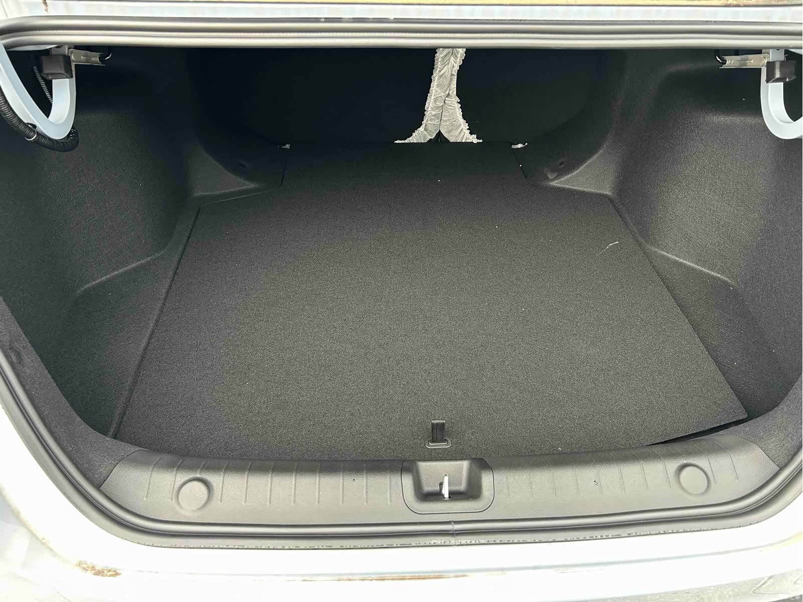 Geely Binray, 2026 11