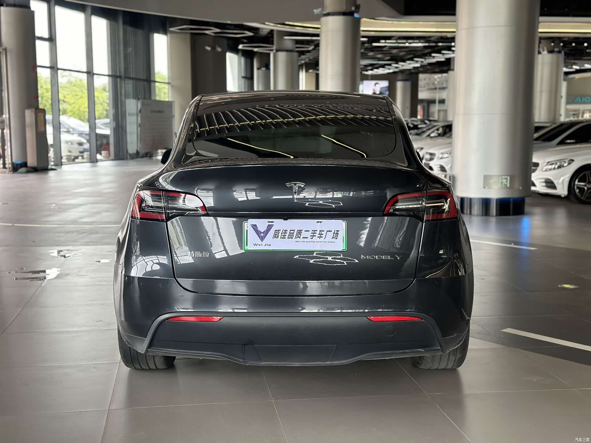 Tesla Model Y, 2024 8