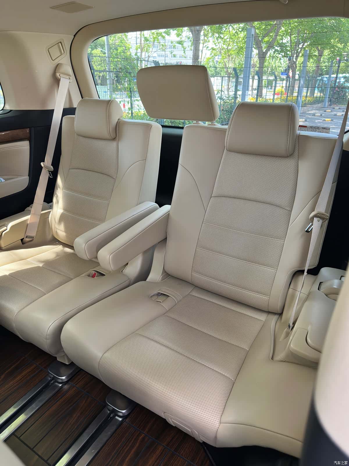 Toyota Alphard, 2017 17