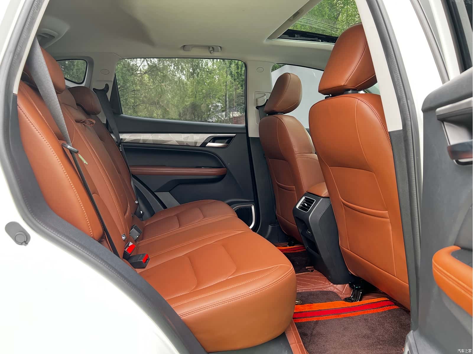 Geely X6, 2022 16