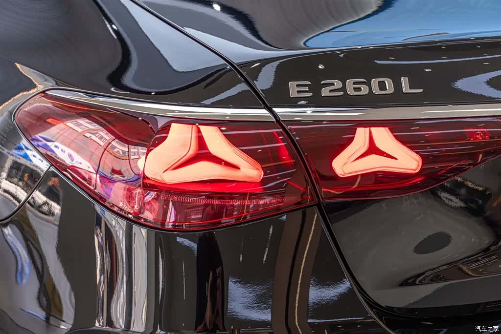 Mercedes-Benz E-Class, 2024 7