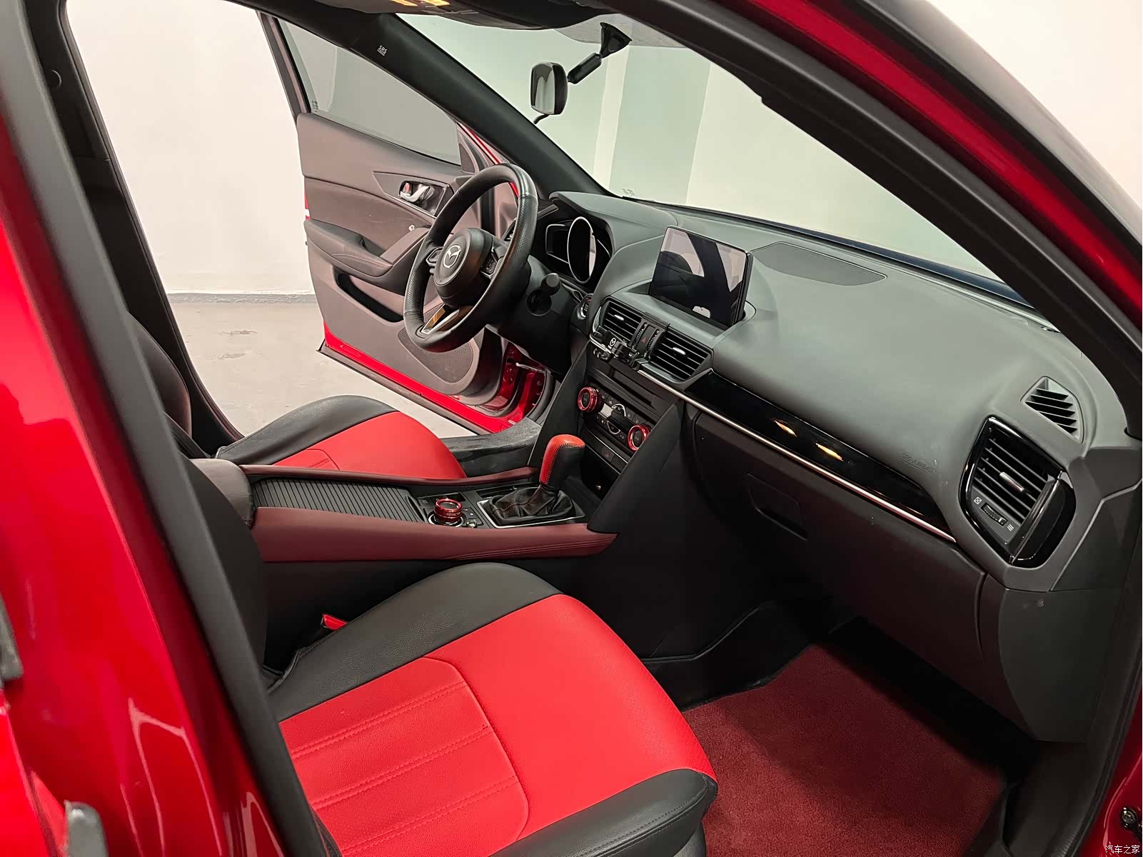 Mazda CX-4, 2023 15