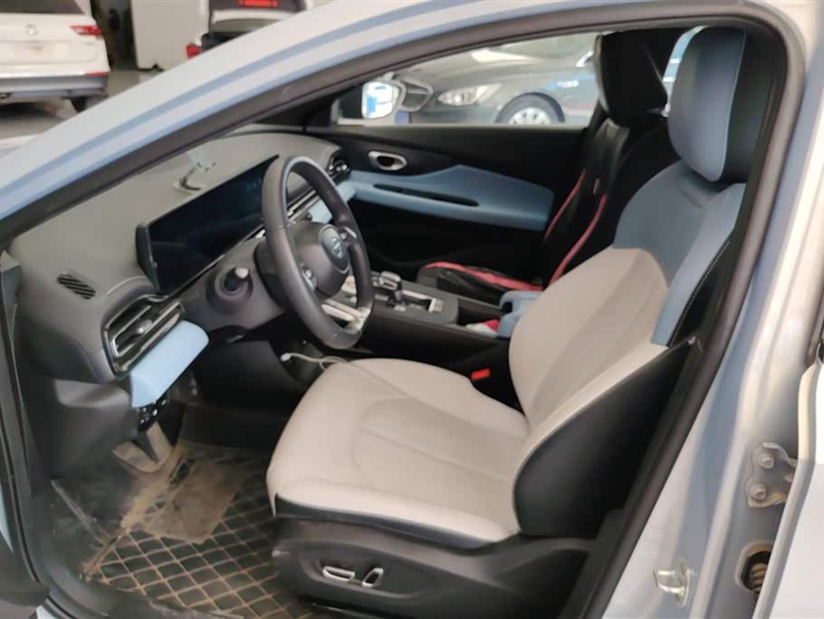 Trumpchi Shadow Leopard