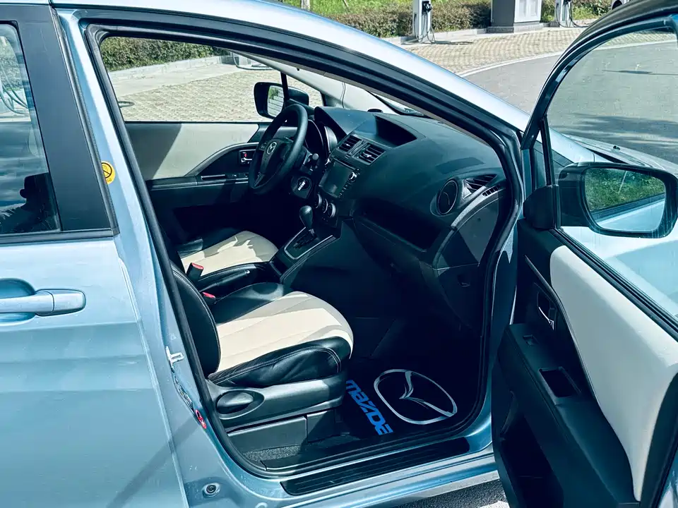 Mazda 5