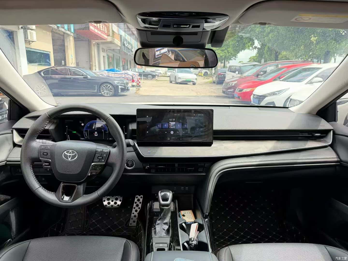 Toyota Camry, 2025 4