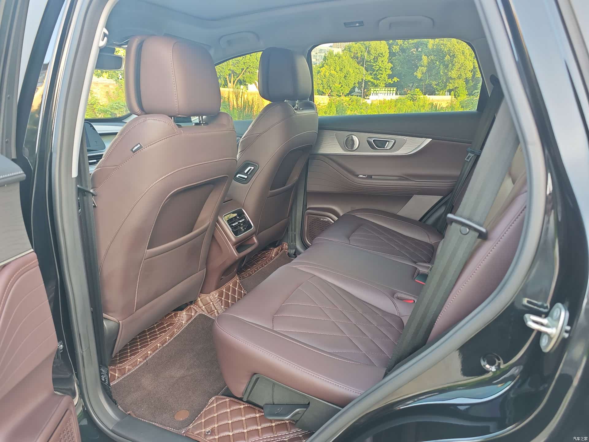 Chery Tiggo 8, 2024 13