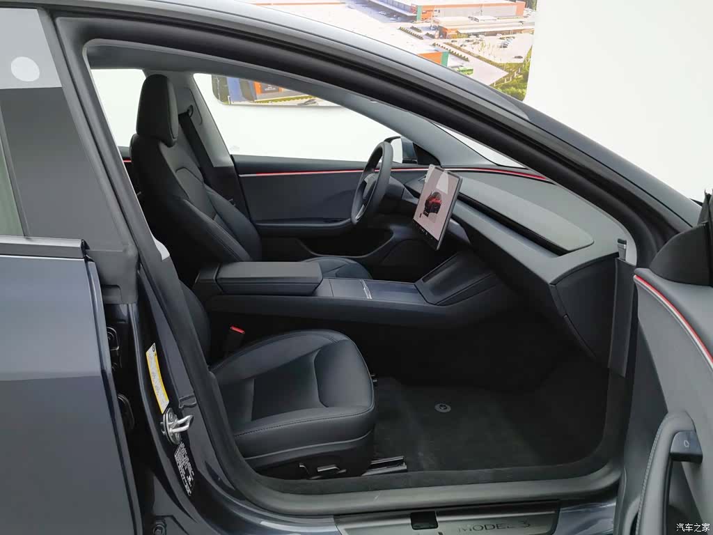 Tesla Model 3, 2024 23