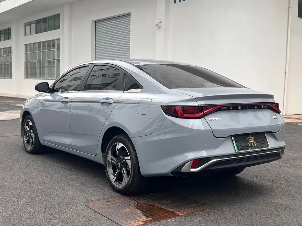 Geely Emgrand L HiP Geely Emgrand L HiP