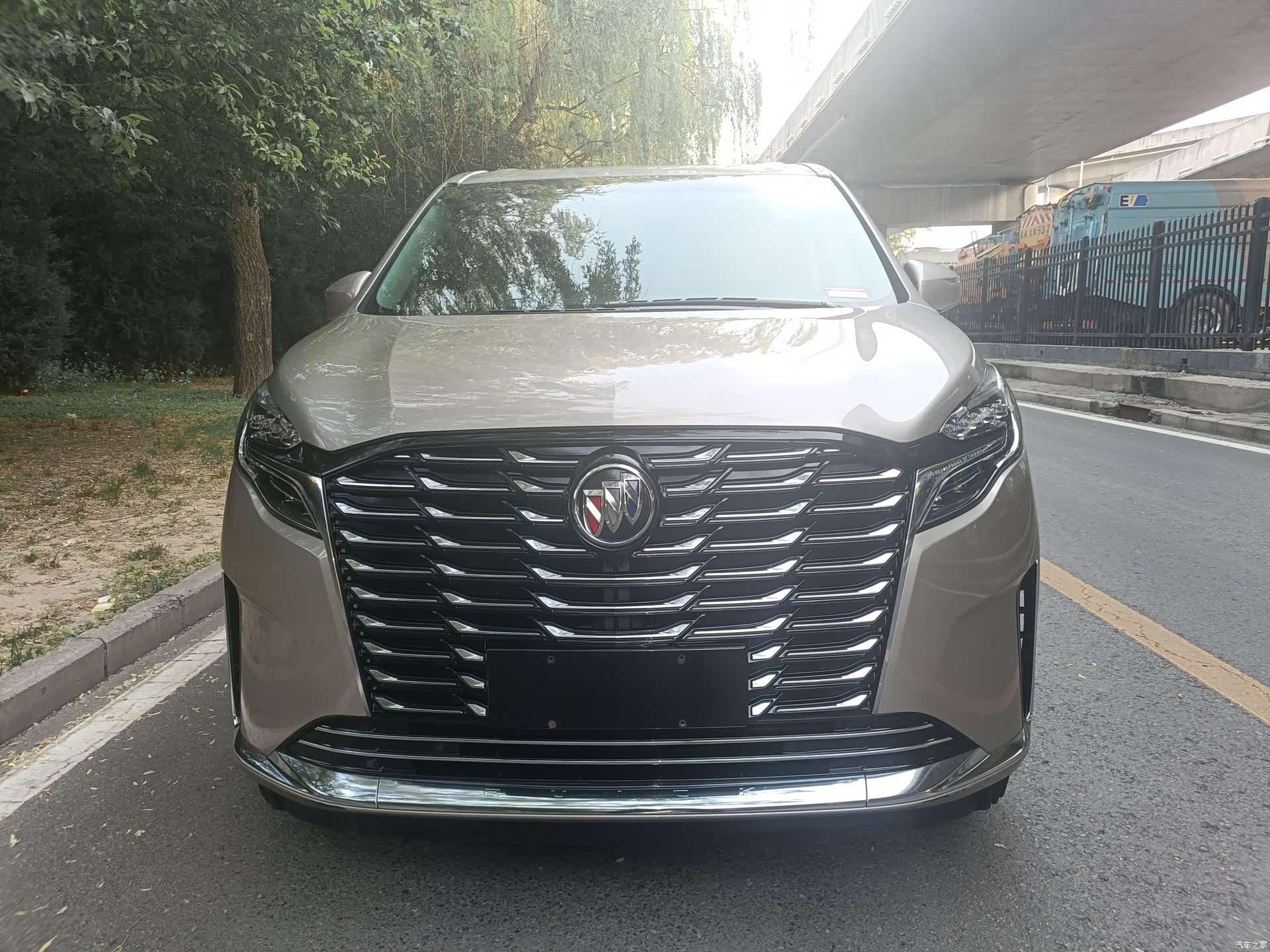 Buick GL8, 2023 3